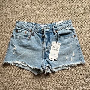 ZARA women’s light wash jean shorts